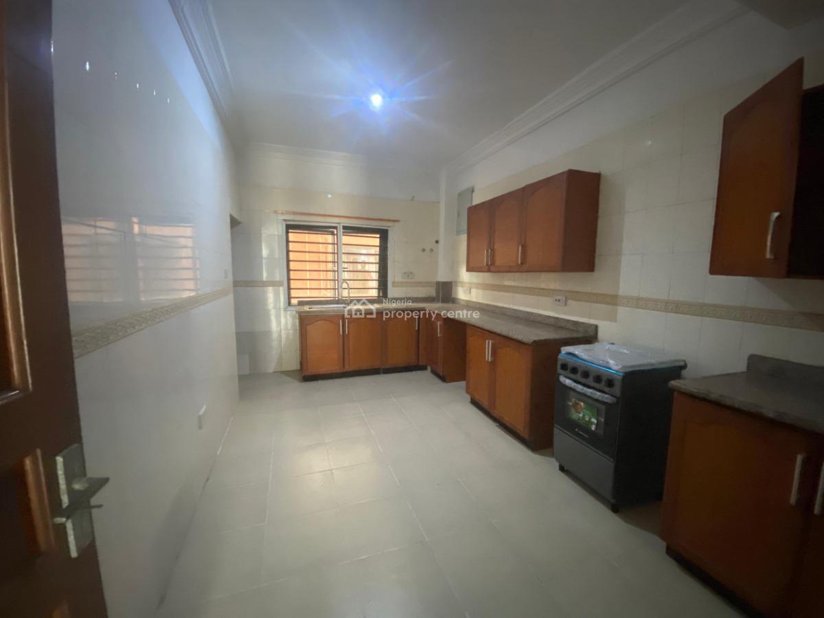 3 Bedrooms Apartment with Bq, Lekki Phase 1, Lekki, Lagos, Flat / Apartment for Rent