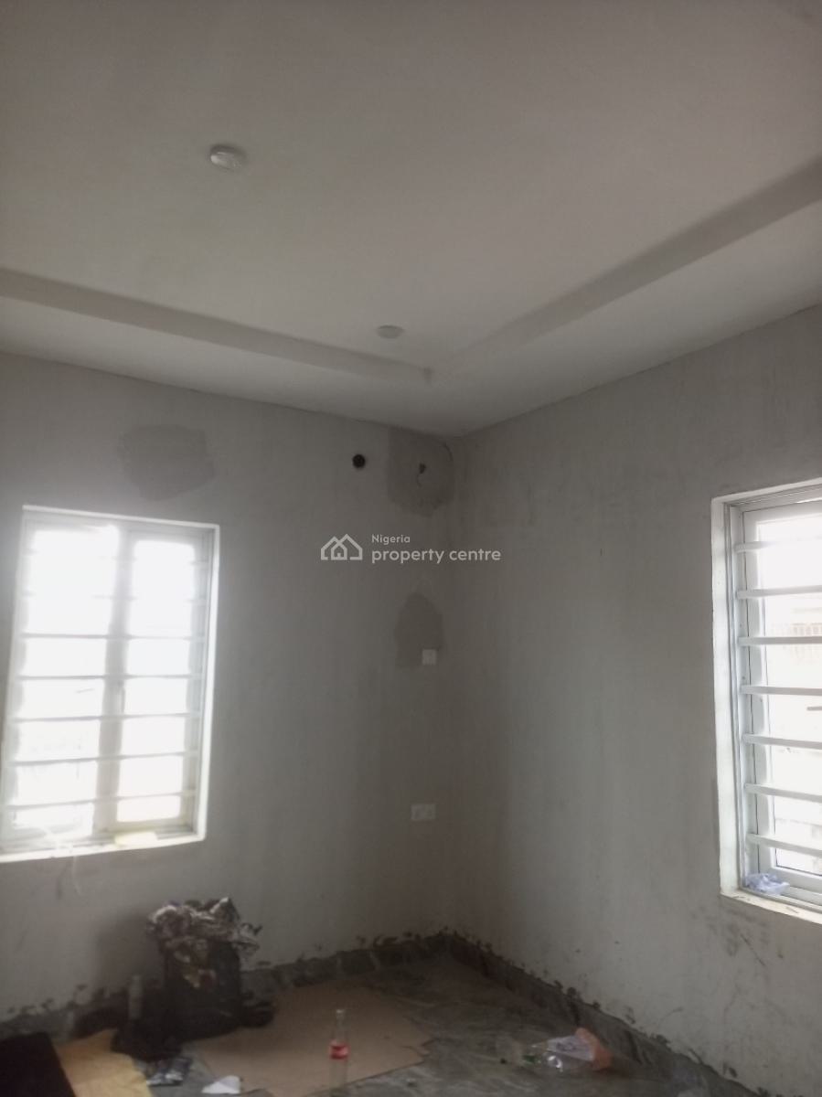 Newly Built 2 Bedroom, Bucknor Estate, Isolo, Lagos, Flat / Apartment for Rent