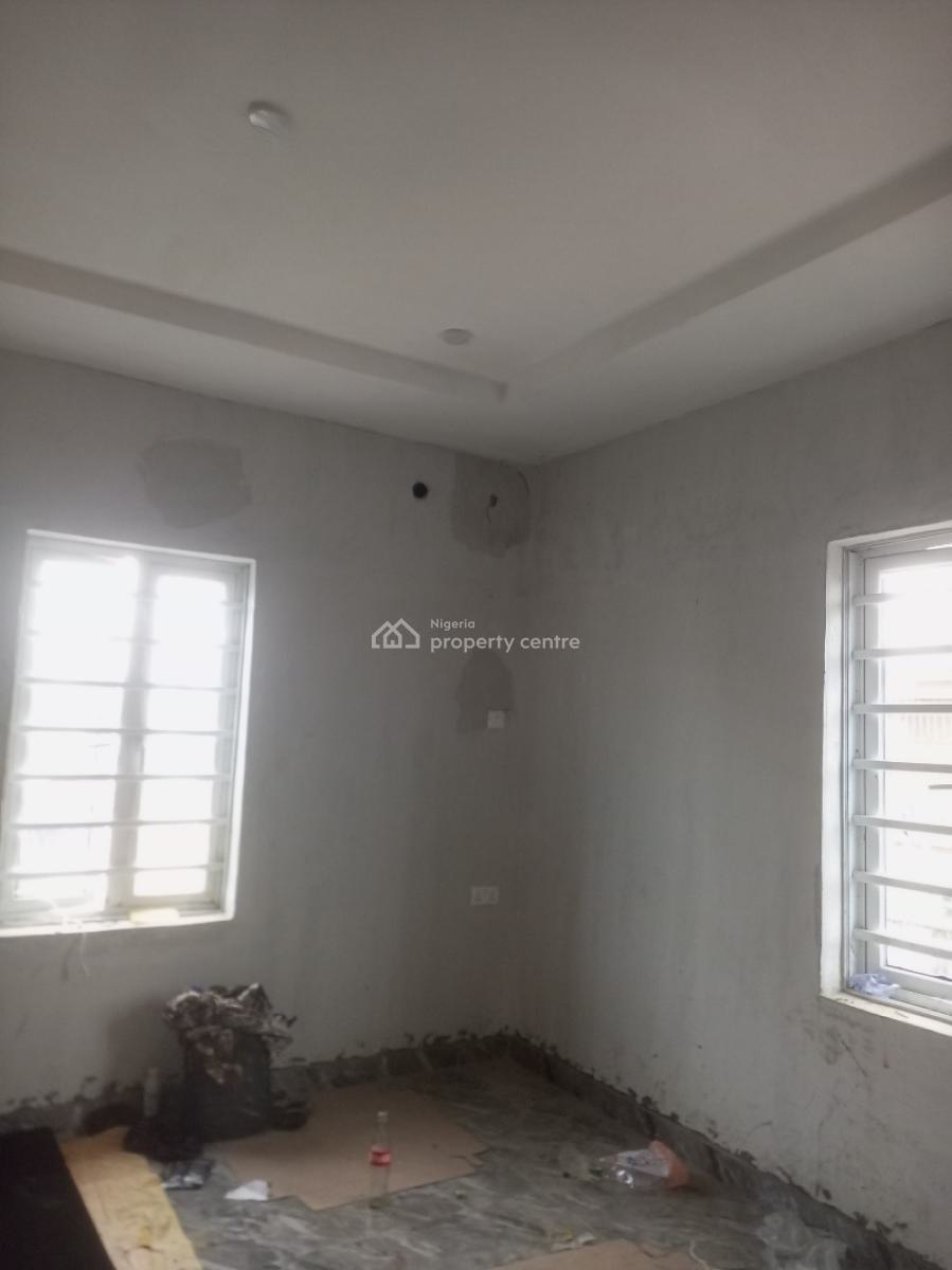 Newly Built 2 Bedroom, Bucknor Estate, Isolo, Lagos, Flat / Apartment for Rent