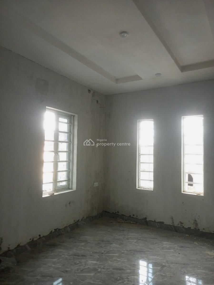 Newly Built 2 Bedroom, Bucknor Estate, Isolo, Lagos, Flat / Apartment for Rent