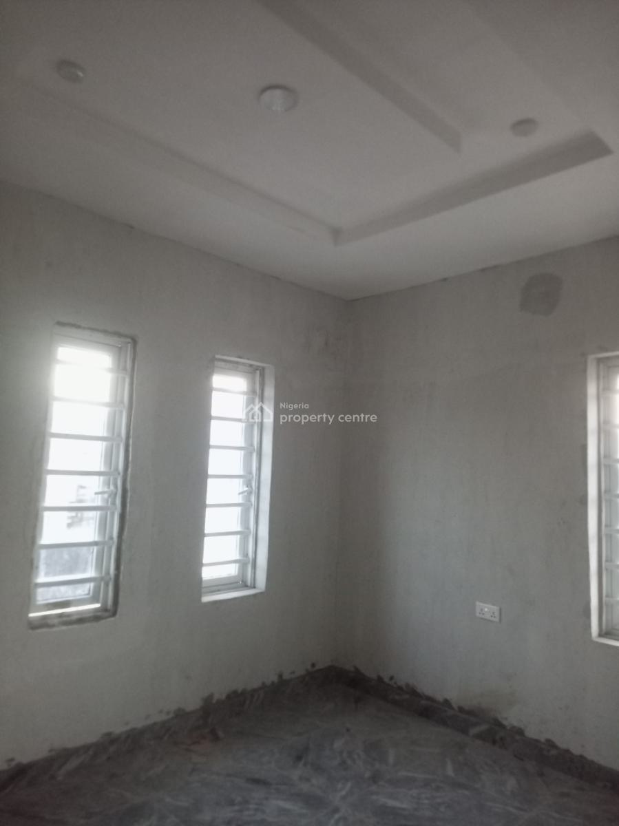 Newly Built 2 Bedrooms, Bucknor Estate, Isolo, Lagos, Flat / Apartment for Rent