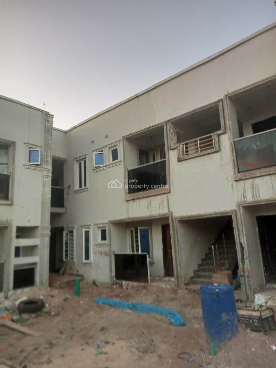 Newly Built 2 Bedrooms, Bucknor Estate, Isolo, Lagos, Flat / Apartment for Rent