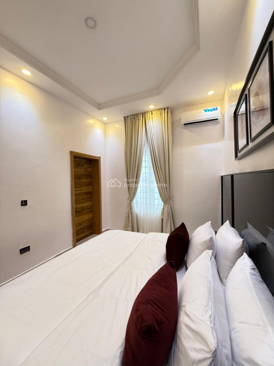 Luxuriously Designed One Bedroom Apartment with Cinema and Bathtub, Osapa London, Lekki, Lagos, Flat / Apartment Short Let