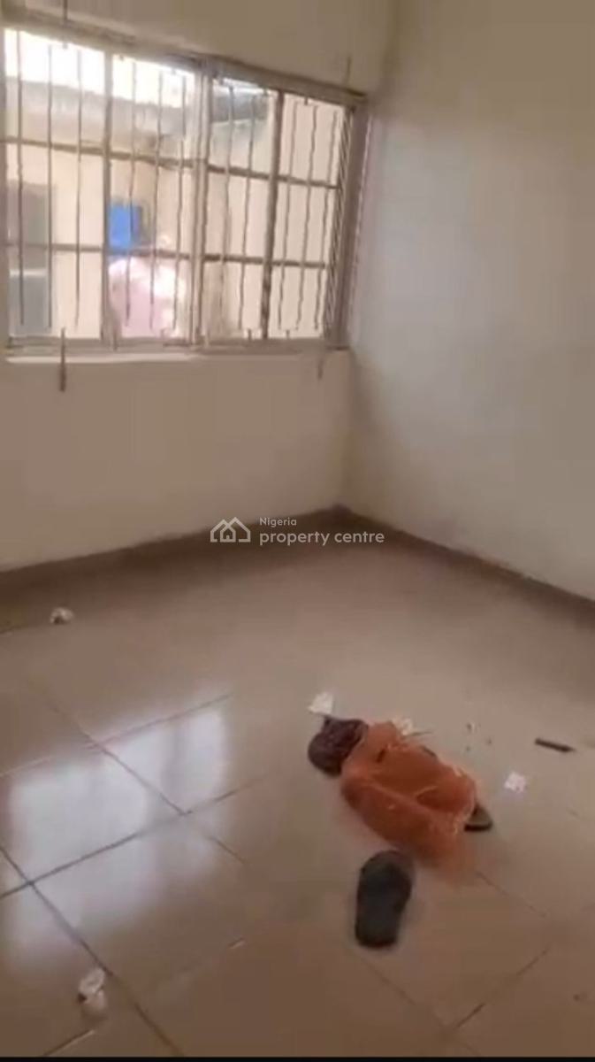 2 Bedrooms Flat, Ajao Estate, Anthony, Maryland, Lagos, House for Rent