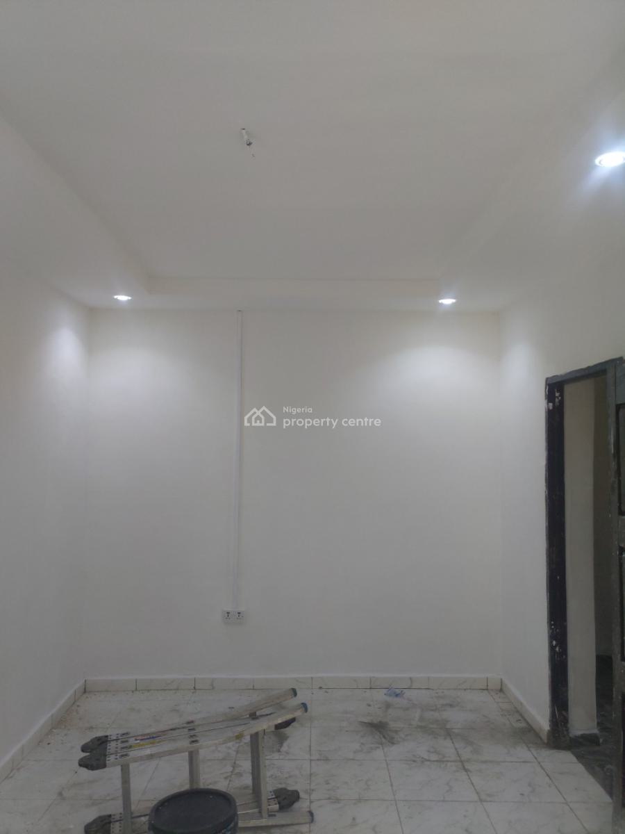 1 Bedroom, Omole Phase 2, Ikeja, Lagos, Mini Flat (room and Parlour) for Rent