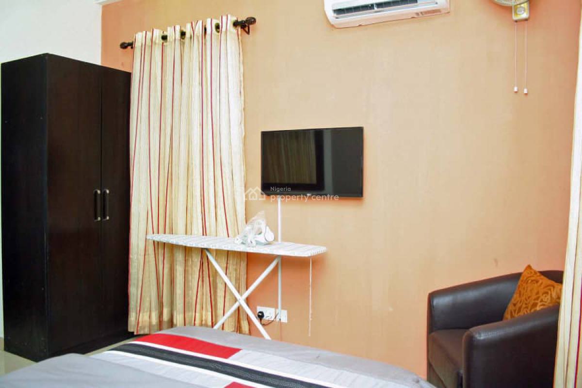 3 Bedroom Apartment, Ikeja Gra, Ikeja, Lagos, Flat / Apartment Short Let