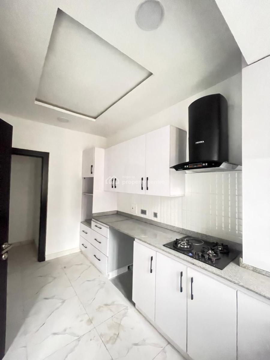 Beautifully Built 2 Bedroom Luxury Apartment Available, Lekki Phase 1, Lekki, Lagos, Flat / Apartment for Sale