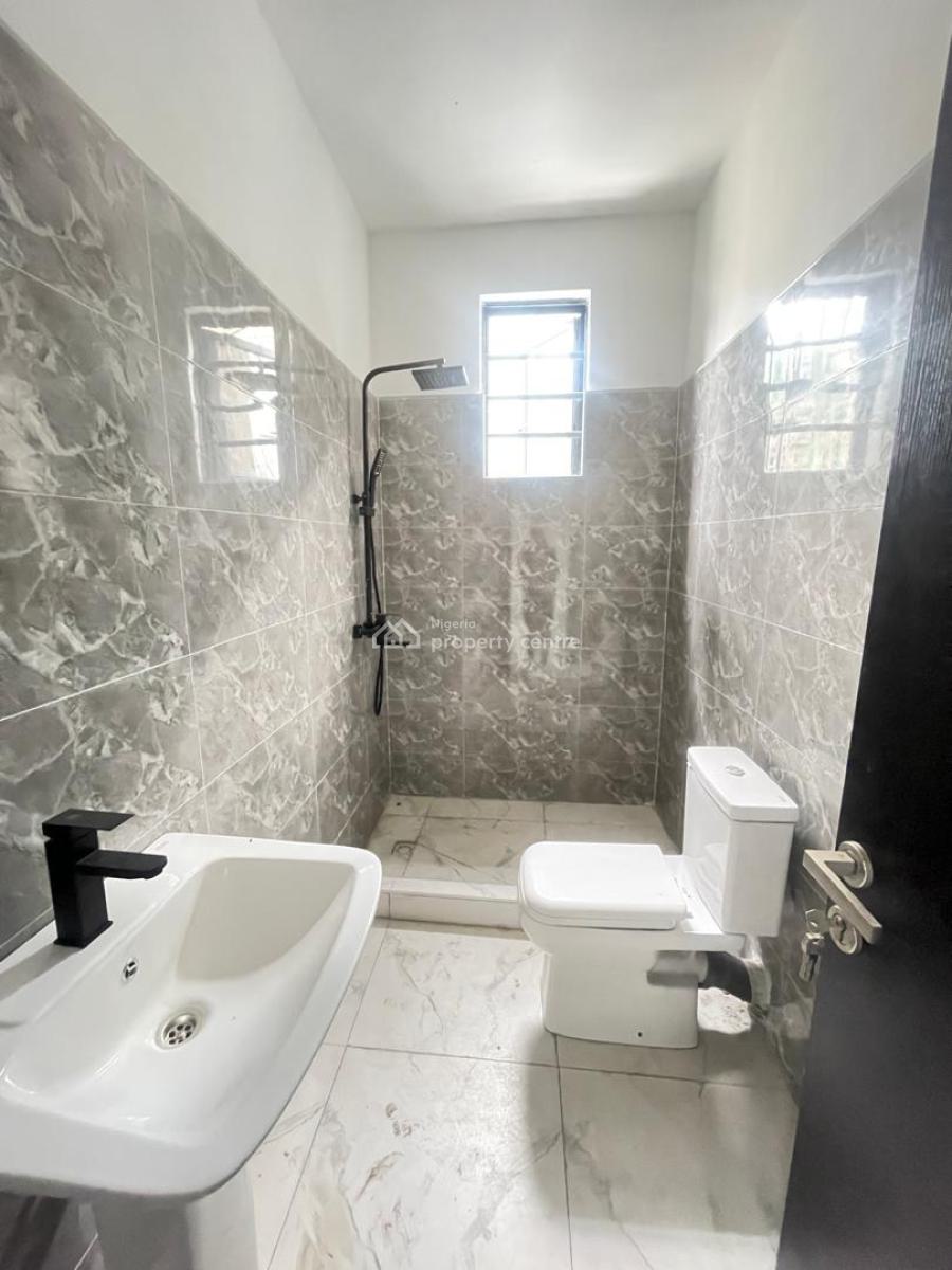 Beautifully Built 2 Bedroom Luxury Apartment Available, Lekki Phase 1, Lekki, Lagos, Flat / Apartment for Sale