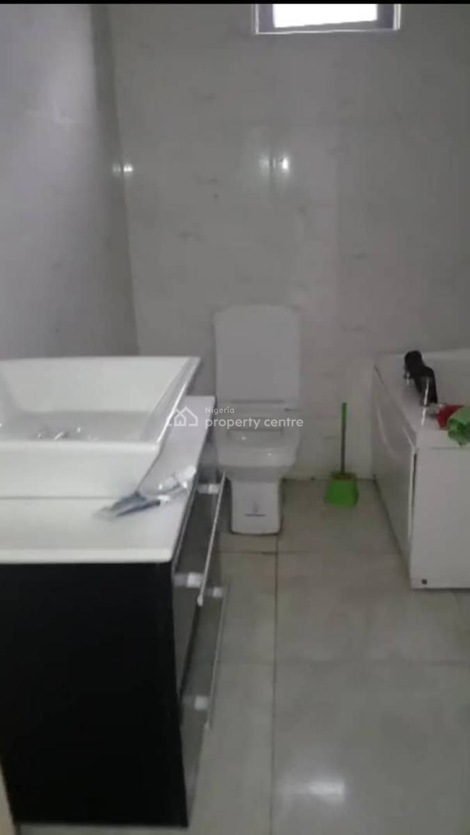Spacious Master Bedroom, Ikota Villa, Ikota, Lekki, Lagos, Flat / Apartment for Rent