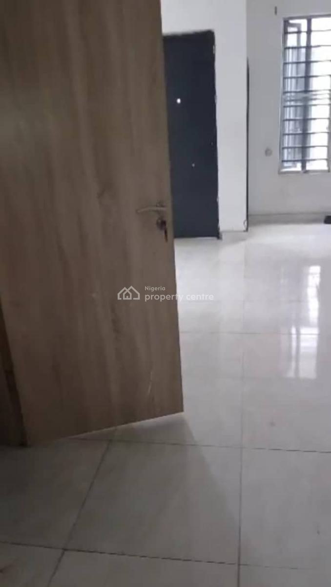 Spacious Master Bedroom, Ikota Villa, Ikota, Lekki, Lagos, Flat / Apartment for Rent