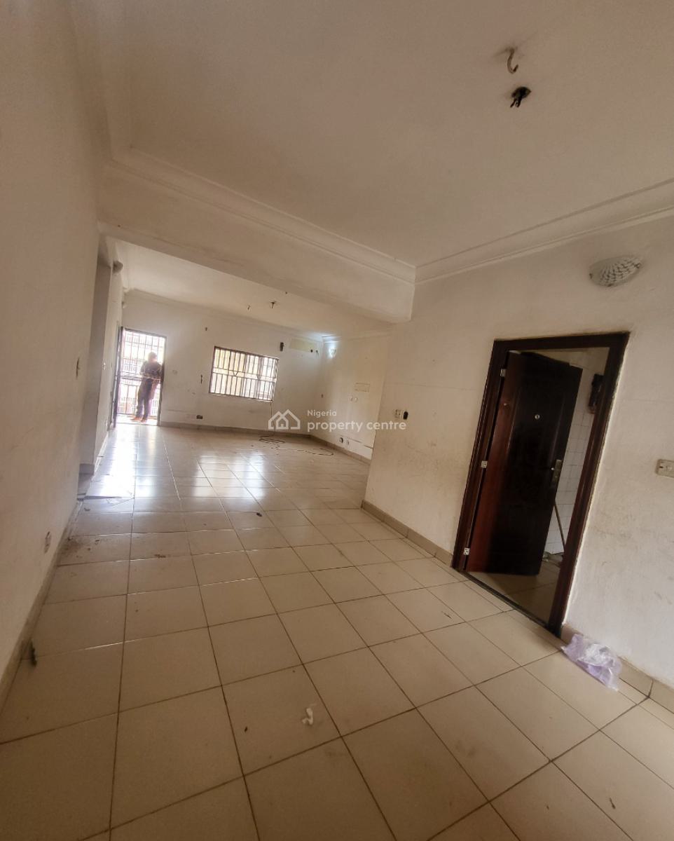 Massive 3 Bedroom Flat, Inside Gaduwa Housing Estate, Gaduwa, Abuja, Flat / Apartment for Rent