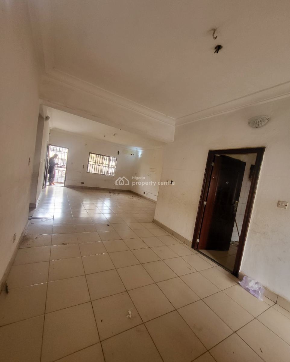 Massive 3 Bedroom Flat, Inside Gaduwa Housing Estate, Gaduwa, Abuja, Flat / Apartment for Rent