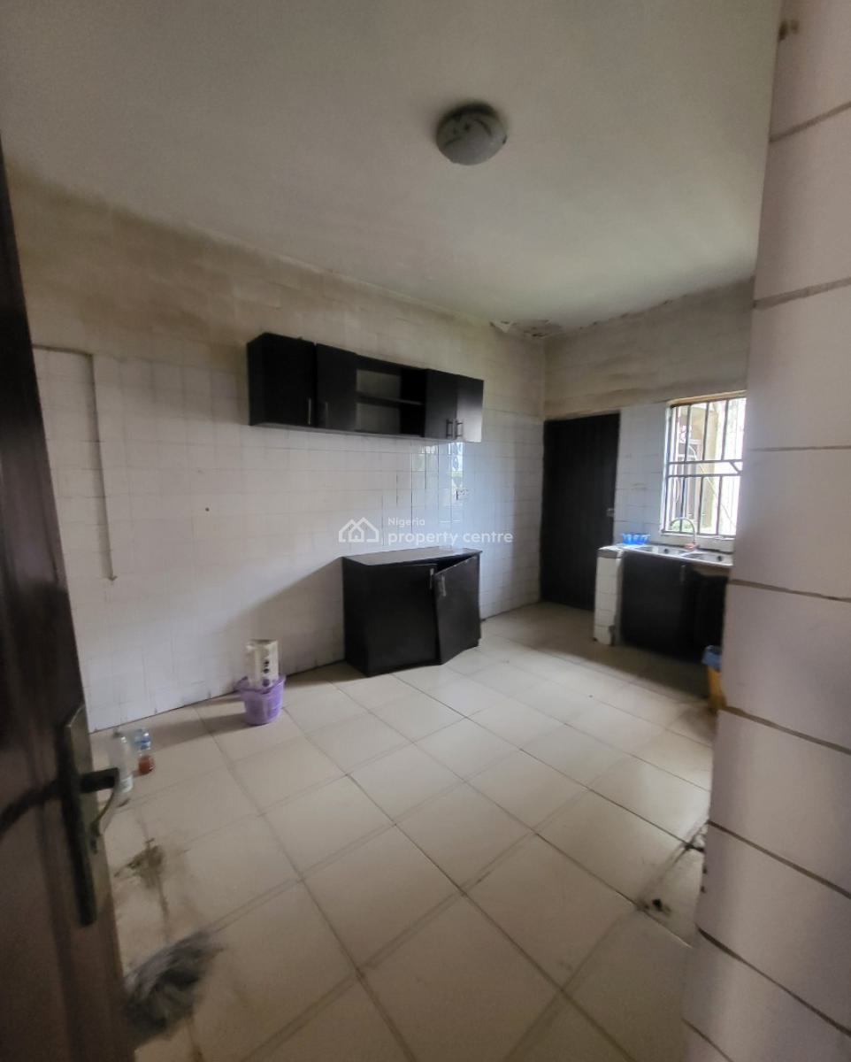 Massive 3 Bedroom Flat, Inside Gaduwa Housing Estate, Gaduwa, Abuja, Flat / Apartment for Rent