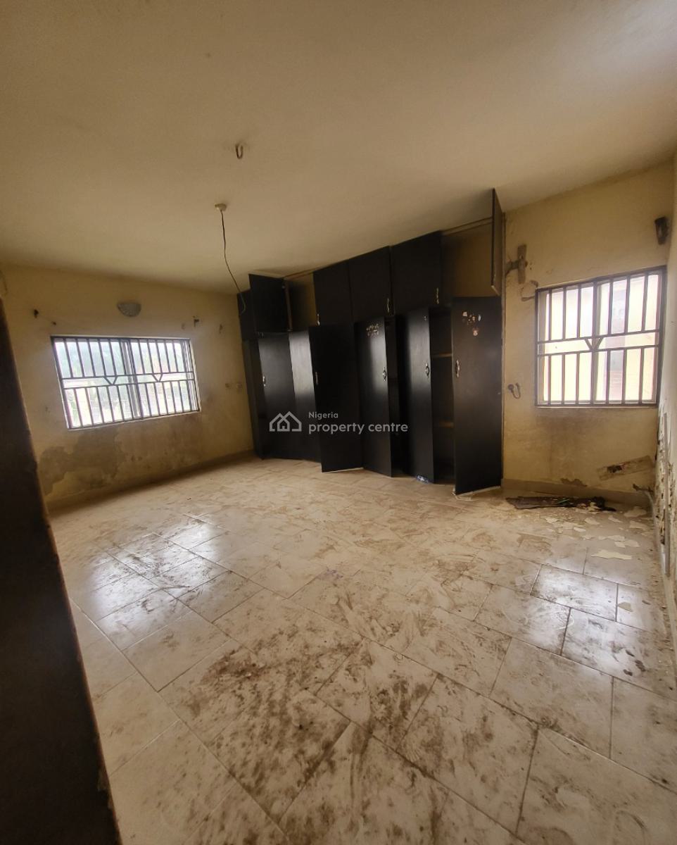 Massive 3 Bedroom Flat, Inside Gaduwa Housing Estate, Gaduwa, Abuja, Flat / Apartment for Rent