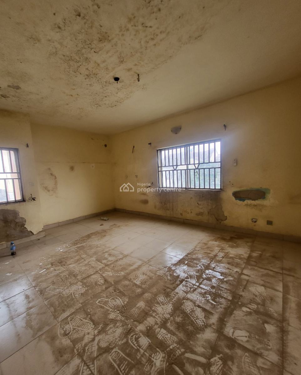 Massive 3 Bedroom Flat, Inside Gaduwa Housing Estate, Gaduwa, Abuja, Flat / Apartment for Rent