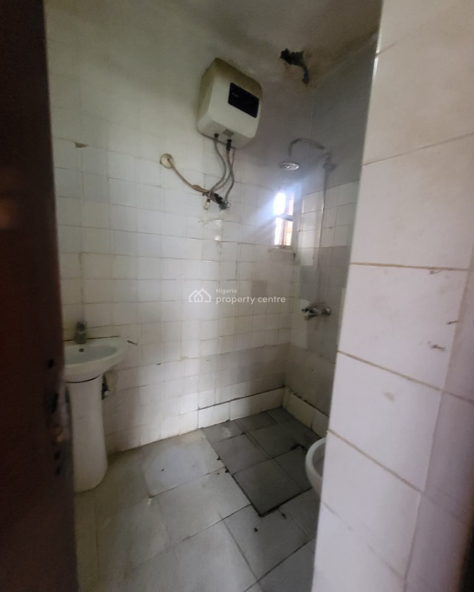 Massive 3 Bedroom Flat, Inside Gaduwa Housing Estate, Gaduwa, Abuja, Flat / Apartment for Rent