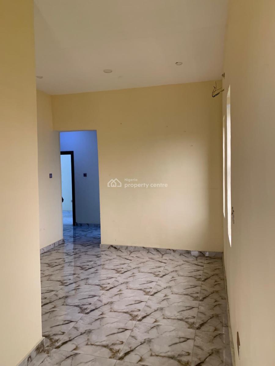 2 Bedroom Apartment, Lekki Scheme, Ilaje, Ajah, Lagos, Flat / Apartment for Rent