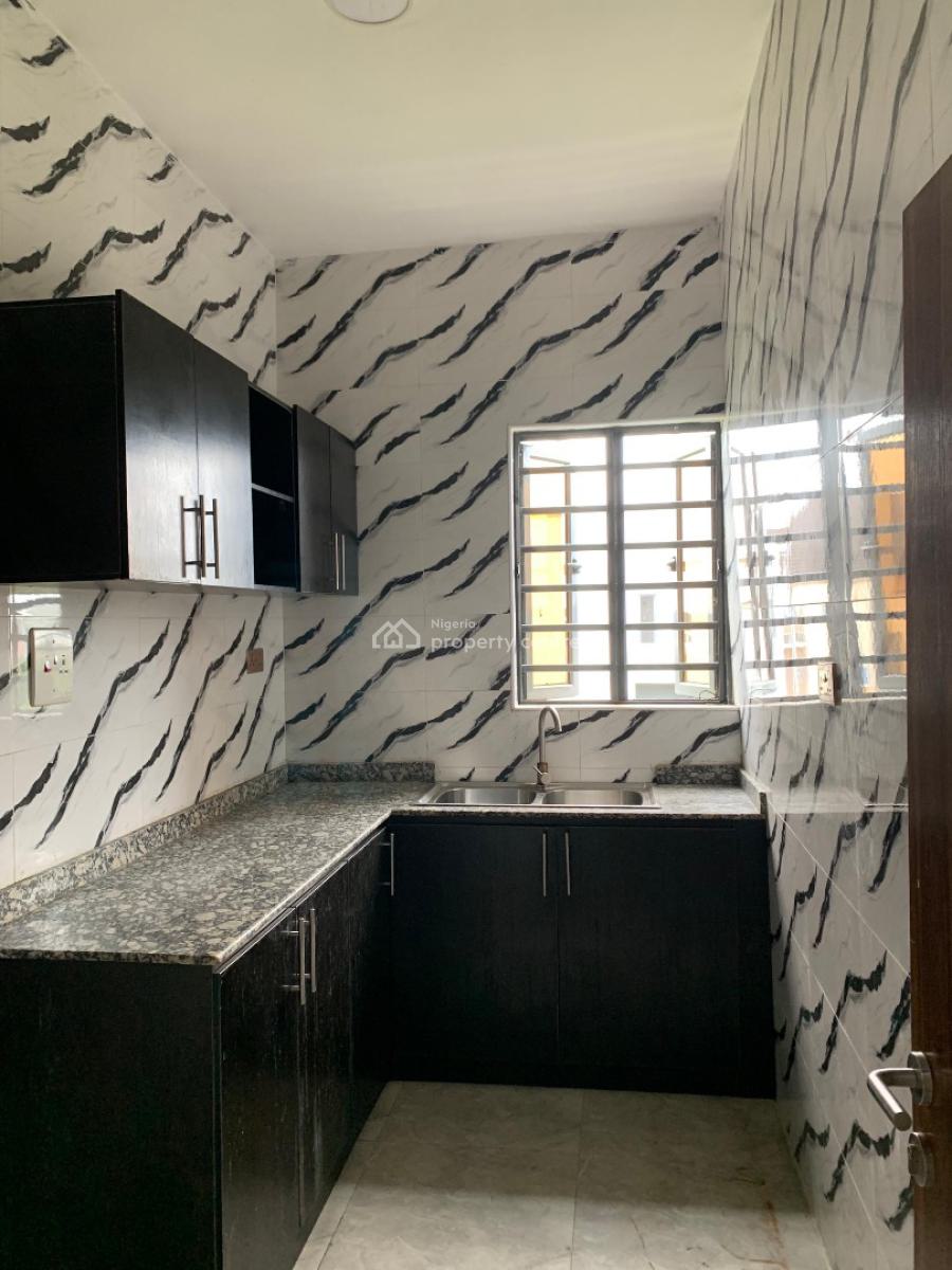 2 Bedroom Apartment, Lekki Scheme, Ilaje, Ajah, Lagos, Flat / Apartment for Rent