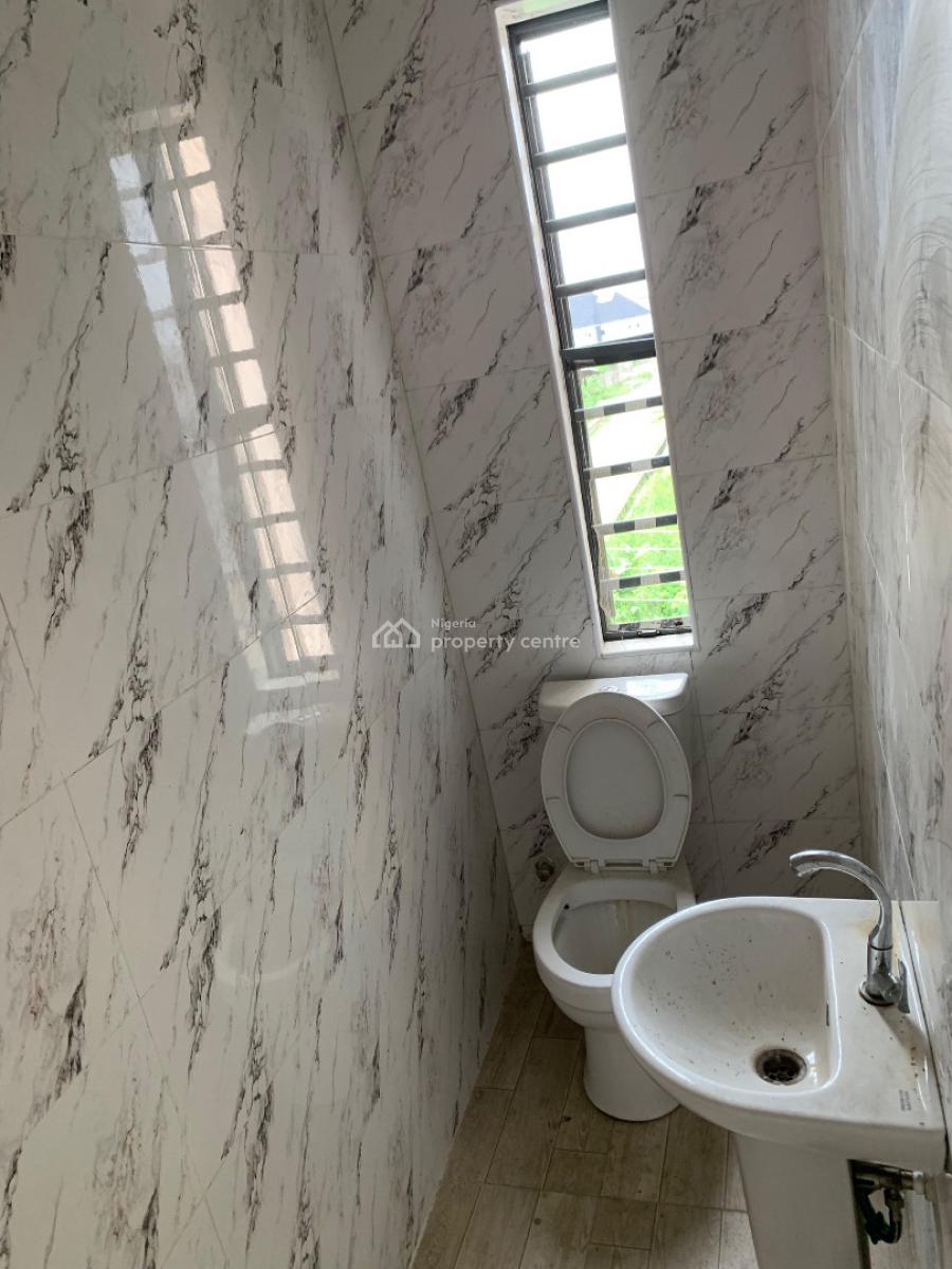 2 Bedroom Apartment, Lekki Scheme, Ilaje, Ajah, Lagos, Flat / Apartment for Rent