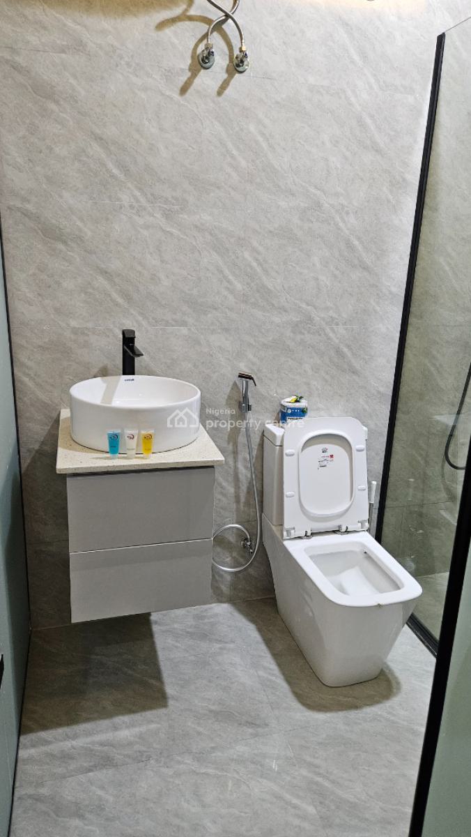 Reo Apartments (royale Room), Plot 604 Aym Shafa Street, Off Idris Gidado, By Bar and Bench Military, Wuye, Abuja, Self Contain (single Rooms) Short Let