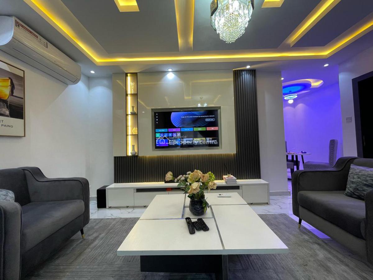 Luxurious Getaway, Tinuola Close, Animashaun, Ddems Bus Stop Akowonjo, Egbeda, Alimosho, Lagos, Flat / Apartment Short Let