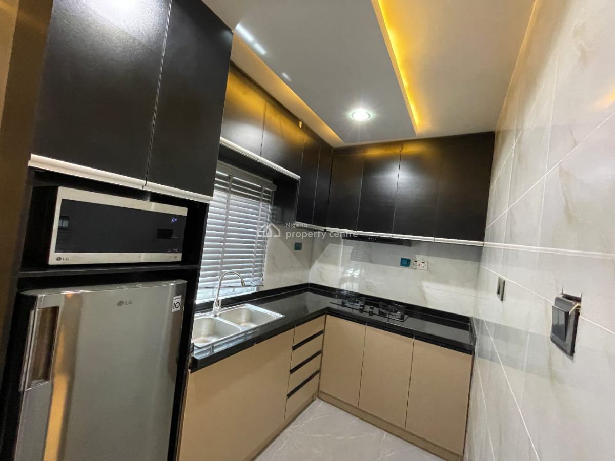 Luxurious Getaway, Tinuola Close, Animashaun, Ddems Bus Stop Akowonjo, Egbeda, Alimosho, Lagos, Flat / Apartment Short Let
