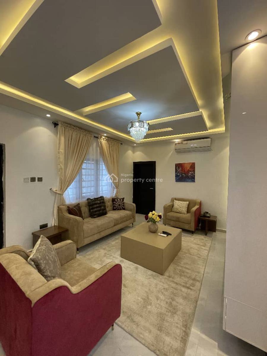 Luxurious Getaway, Tinuola Close, Animashaun, Ddems Bus Stop Akowonjo, Egbeda, Alimosho, Lagos, Flat / Apartment Short Let