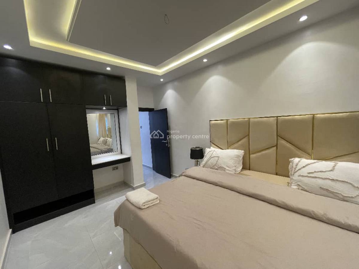 Luxurious Getaway, Tinuola Close, Animashaun, Ddems Bus Stop Akowonjo, Egbeda, Alimosho, Lagos, Flat / Apartment Short Let