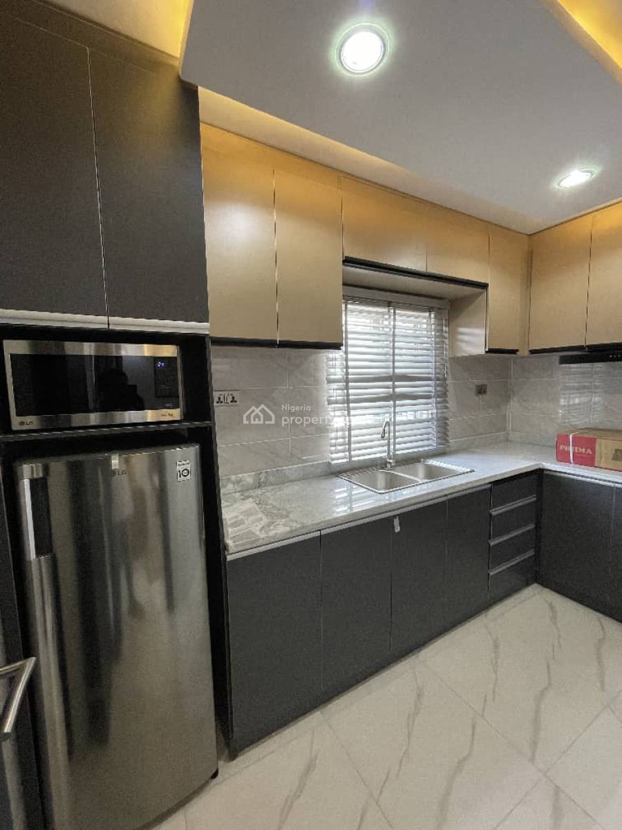 Luxurious Getaway, Tinuola Close, Animashaun, Ddems Bus Stop Akowonjo, Egbeda, Alimosho, Lagos, Flat / Apartment Short Let