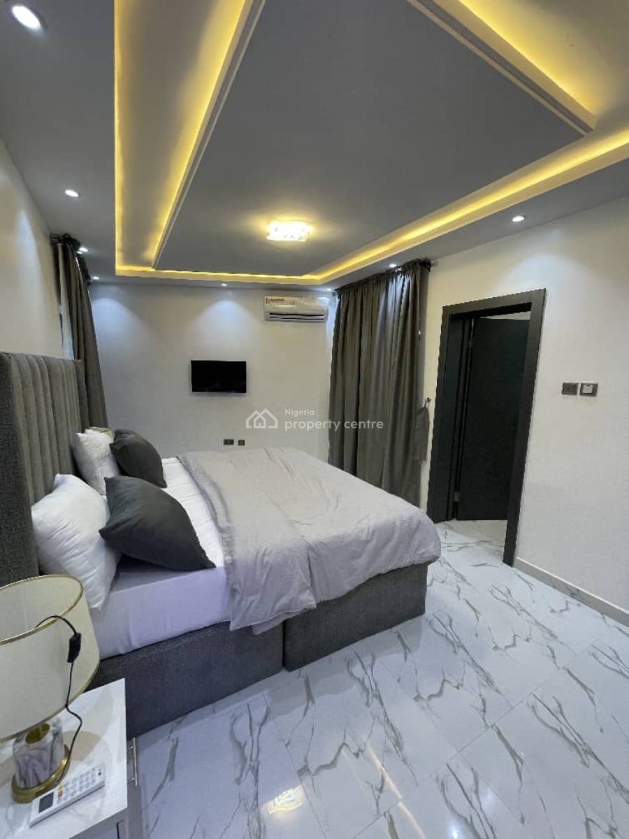 Luxurious Getaway, Tinuola Close, Animashaun, Ddems Bus Stop Akowonjo, Egbeda, Alimosho, Lagos, Flat / Apartment Short Let
