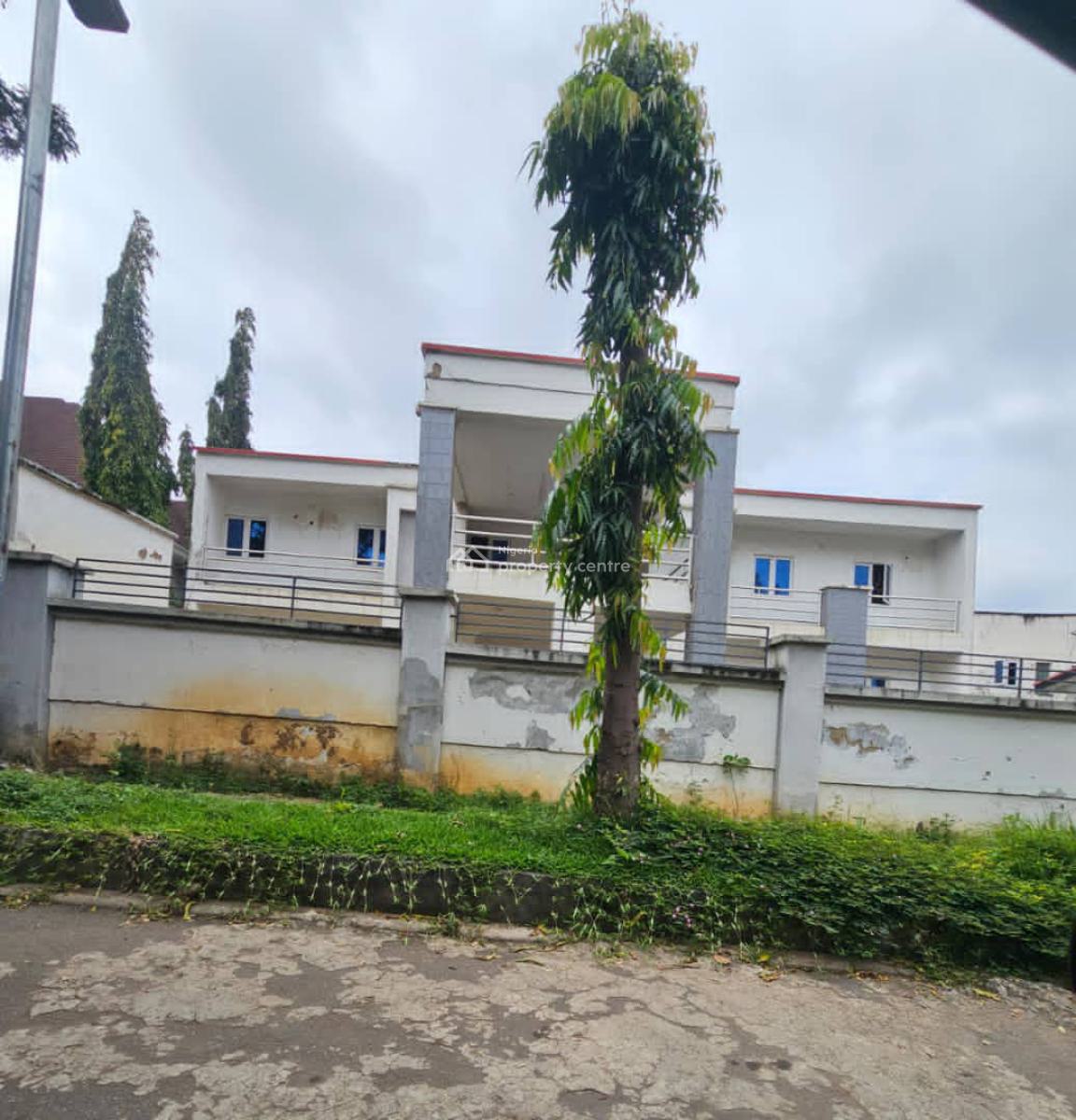Old 5 Bedroom Duplex on a 2000sqm Plot, Ministers Hill, Maitama District, Abuja, Detached Duplex for Sale