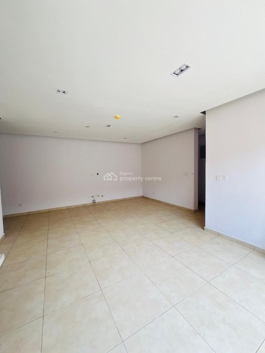 Fully Serviced 2 Bedrooms Apartment with a Swimming Pool & Gym, Ologolo, Lekki, Lagos, Flat / Apartment for Sale