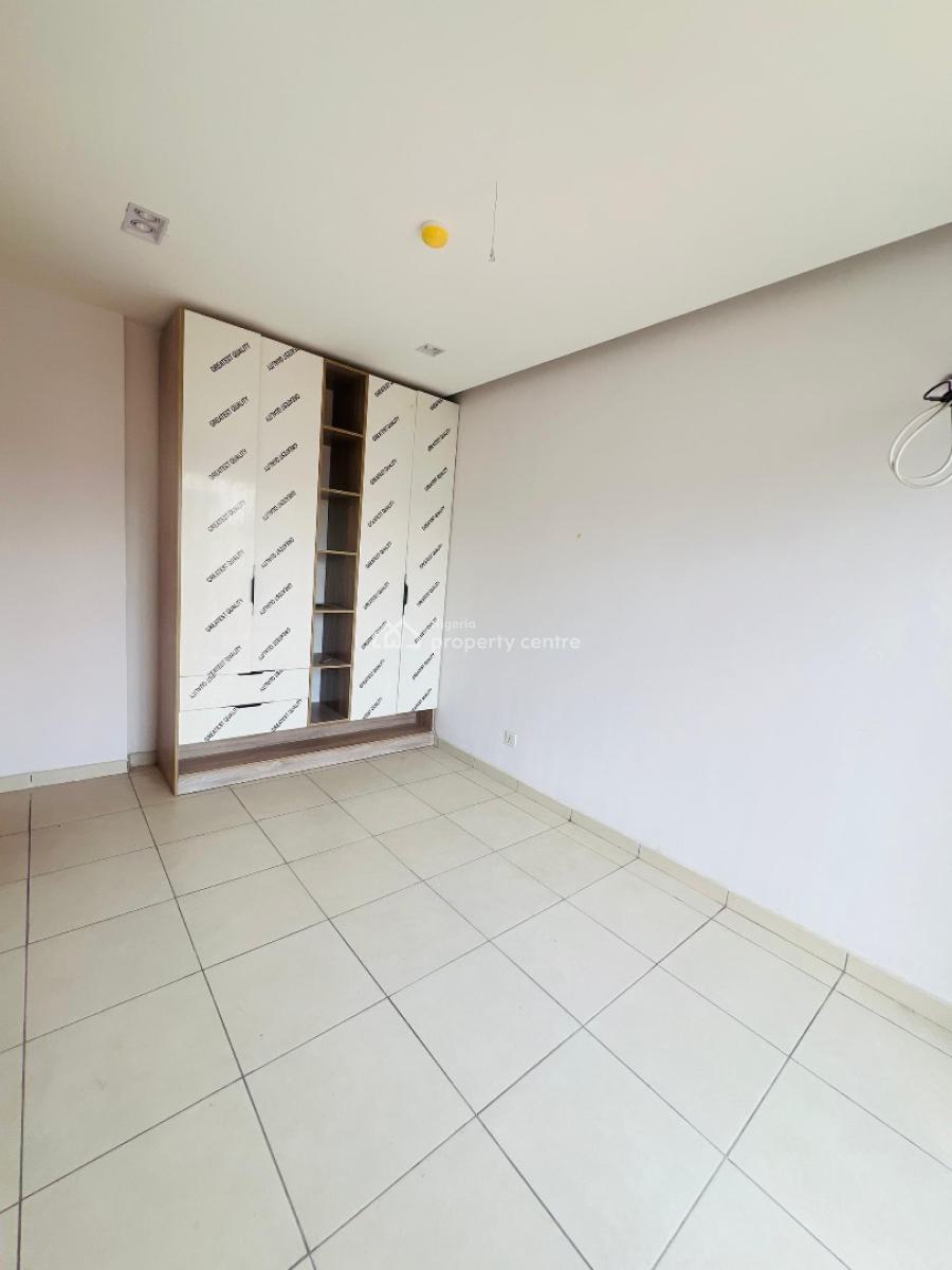 Fully Serviced 2 Bedrooms Apartment with a Swimming Pool & Gym, Ologolo, Lekki, Lagos, Flat / Apartment for Sale