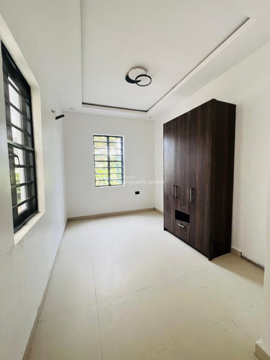 Fully Serviced 2 Bedrooms Apartment with a Swimming Pool & Gym, Ologolo, Lekki, Lagos, Flat / Apartment for Sale