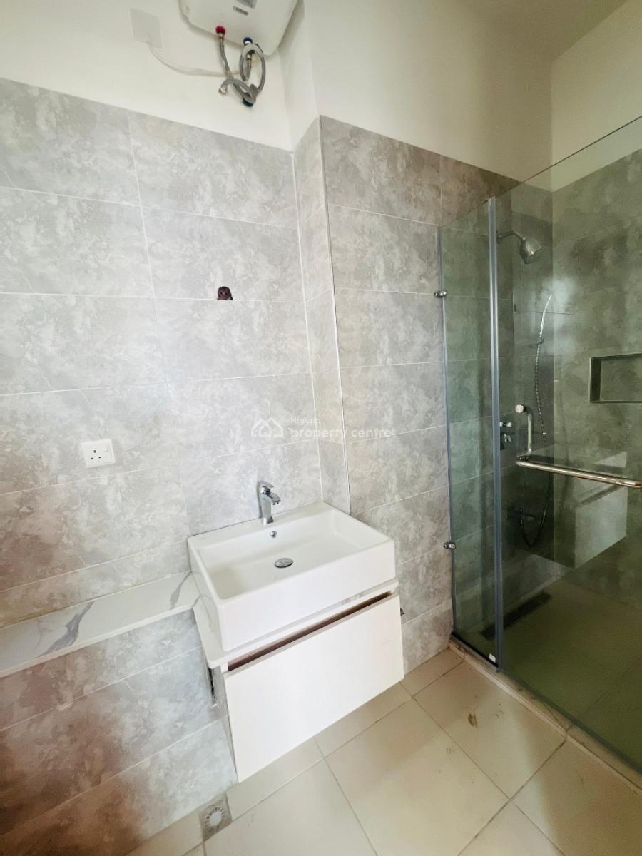Fully Serviced 2 Bedrooms Apartment with a Swimming Pool & Gym, Ologolo, Lekki, Lagos, Flat / Apartment for Sale