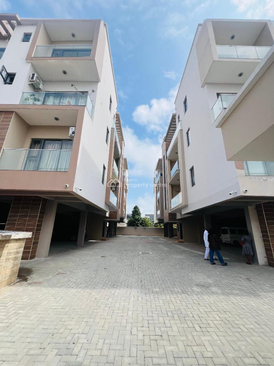 Fully Serviced 2 Bedrooms Apartment with a Swimming Pool & Gym, Ologolo, Lekki, Lagos, Flat / Apartment for Sale