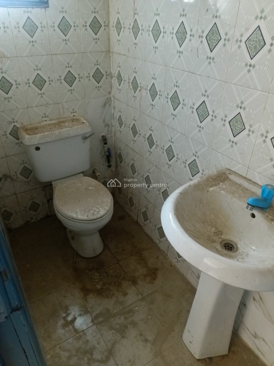 Standard Newly Renovated 9 Units of 3 Bedroom, Ogba Estate, Ogba, Ikeja, Lagos, Flat / Apartment for Rent