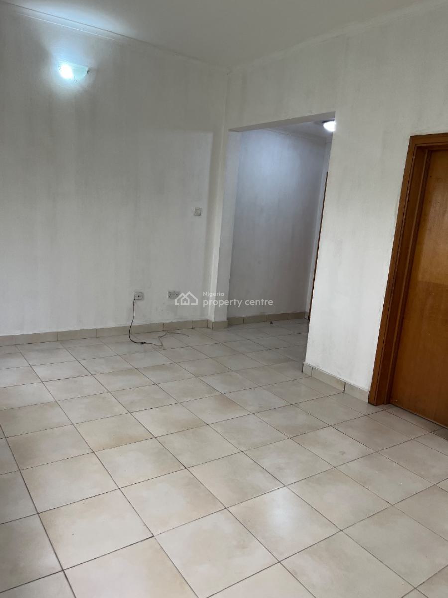 Spacious Studio Apartment  Upstairs,  with a Nice Open Kitchen Plan, Secured Mini Estate Lekki, Idado, Lekki, Lagos, Self Contain (single Rooms) for Rent