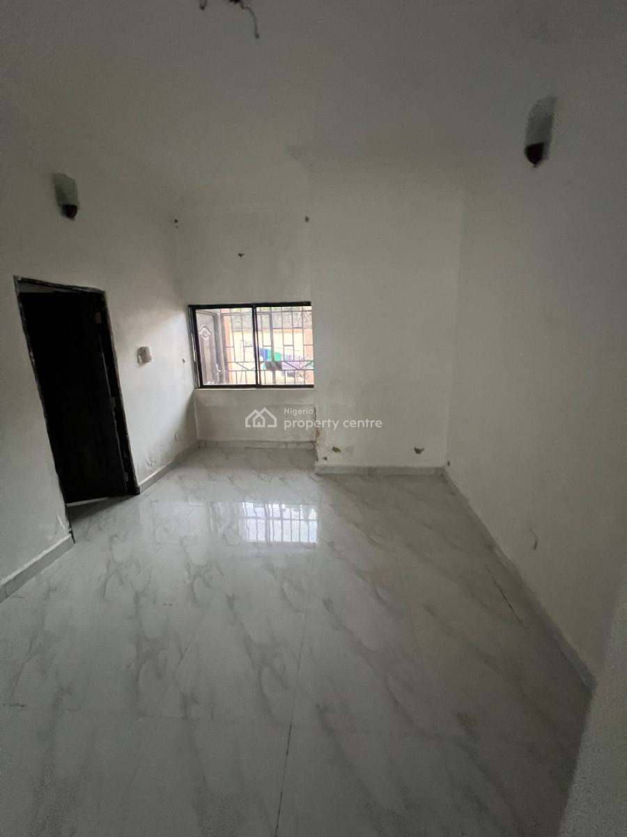 Clean 3 Bedroom Flat, Ground Floor, 2 Balcony, Tarred Road, Garki 2, Rita Lori, Garki, Abuja, Flat / Apartment for Rent