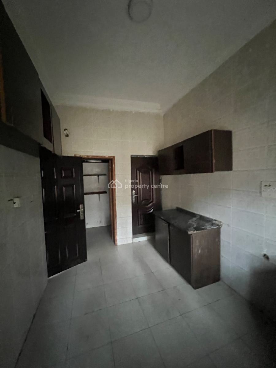 Clean 3 Bedroom Flat, Ground Floor, 2 Balcony, Tarred Road, Garki 2, Rita Lori, Garki, Abuja, Flat / Apartment for Rent