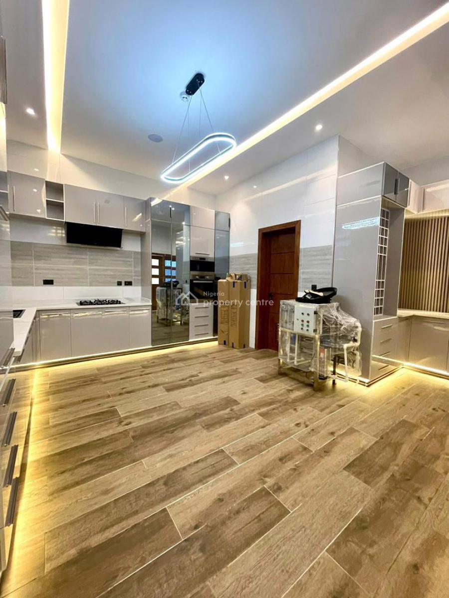 Standard Opulent 5 Bedroom in a Good Location, Ikoyi, Lagos, Detached Duplex for Sale