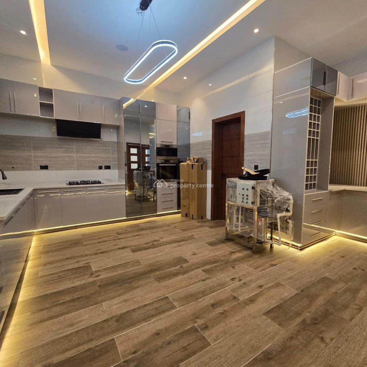 Standard Opulent 5 Bedroom in a Good Location, Ikoyi, Lagos, Detached Duplex for Sale
