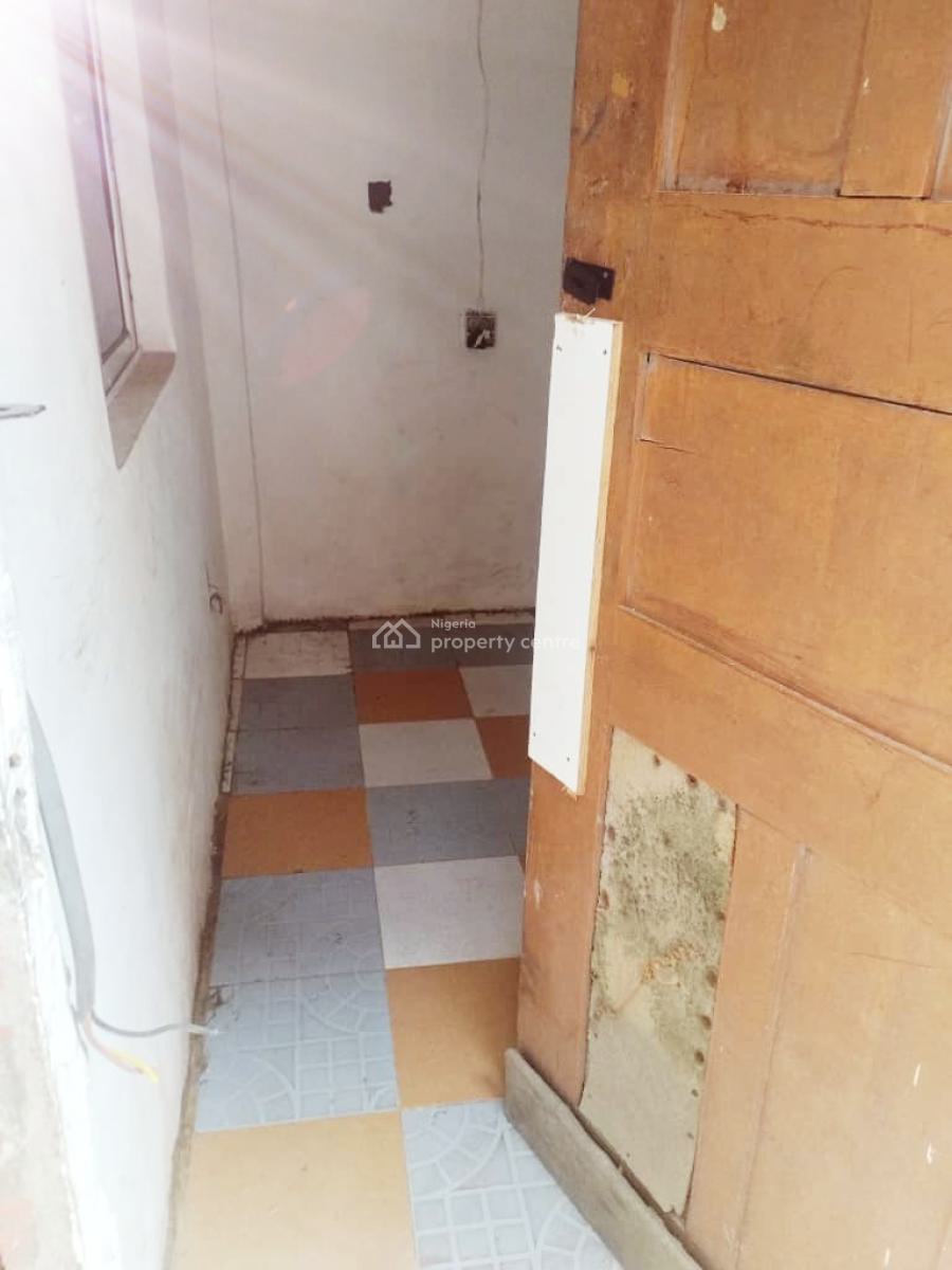 Recently Renovated Mini Room with Toilet, Alpha Beach, Lekki, Lagos, Self Contain (single Rooms) for Rent