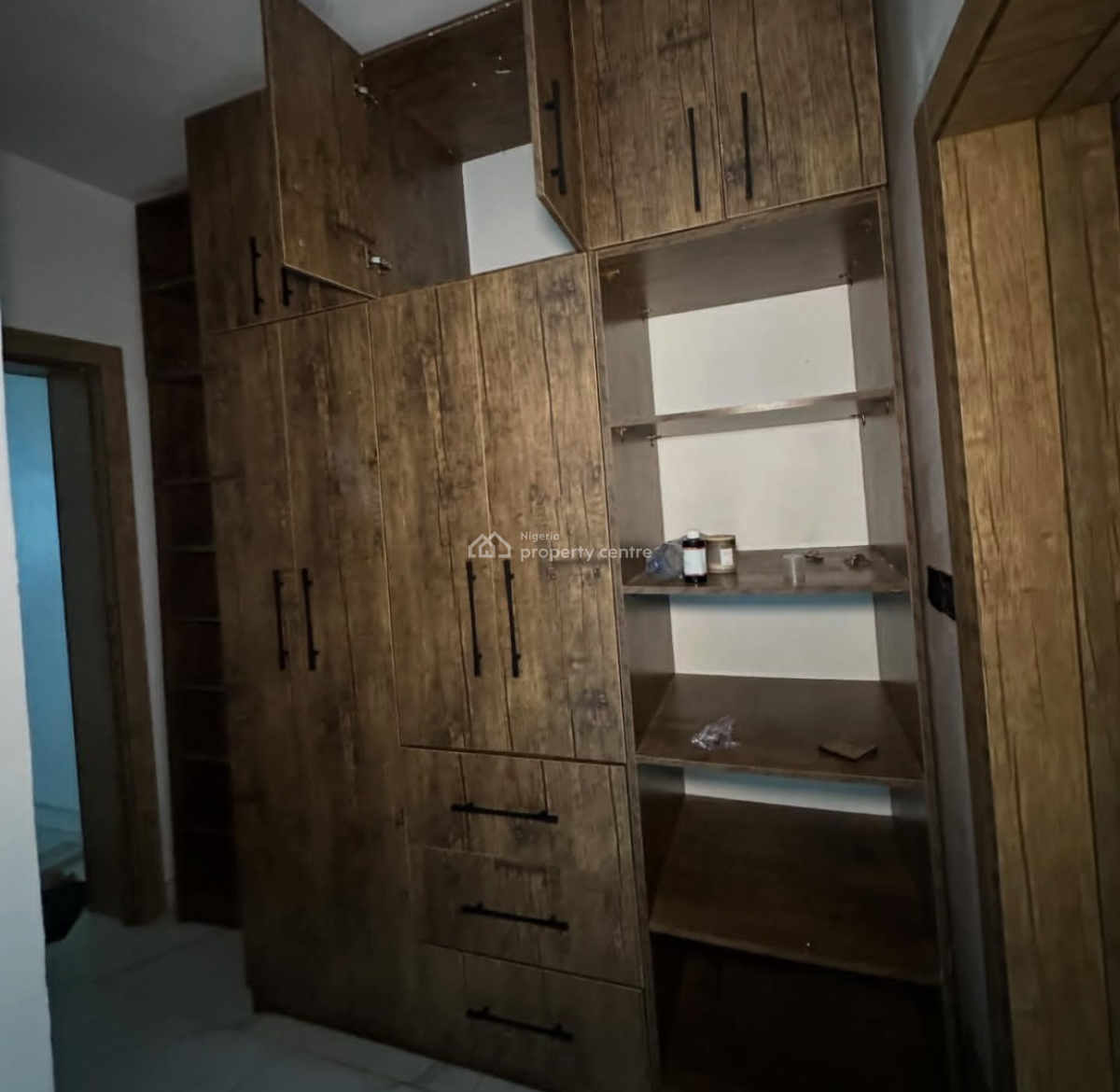 2 Bedroom Apartment with Pool, Ologolo, Ologolo, Lekki, Lagos, Flat / Apartment for Rent