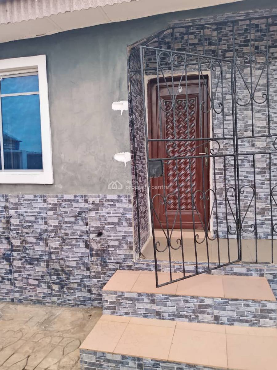 a Clean Room and Parlor with Prepaid Meter, Lucky Fiber Road, Ikorodu, Lagos, Flat / Apartment for Rent