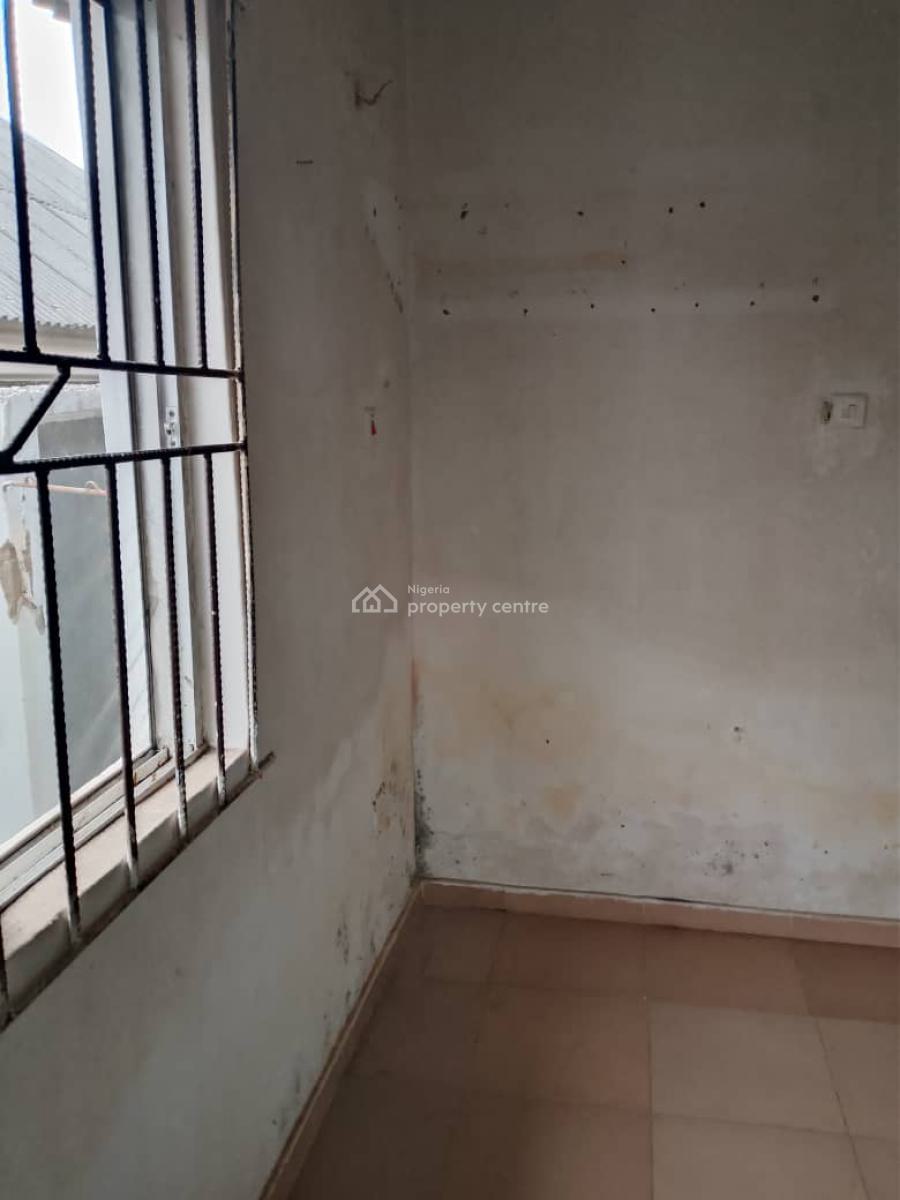 a Clean Room and Parlor with Prepaid Meter, Lucky Fiber Road, Ikorodu, Lagos, Flat / Apartment for Rent