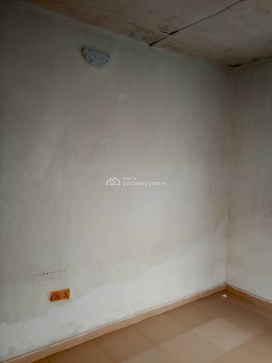 a Clean Room and Parlor with Prepaid Meter, Lucky Fiber Road, Ikorodu, Lagos, Flat / Apartment for Rent