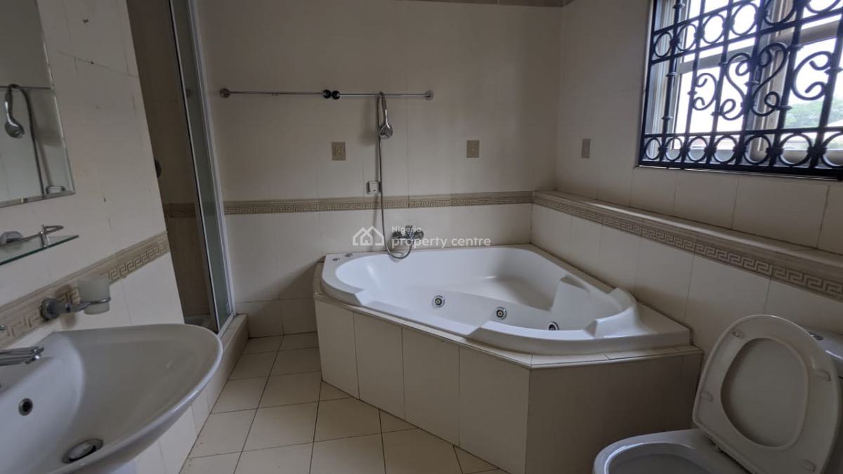 Beautiful 3 Bedrooms Serviced Semi Detached Duplex,bq,pool,gym,gardens, Maitama District, Abuja, Semi-detached Duplex for Sale
