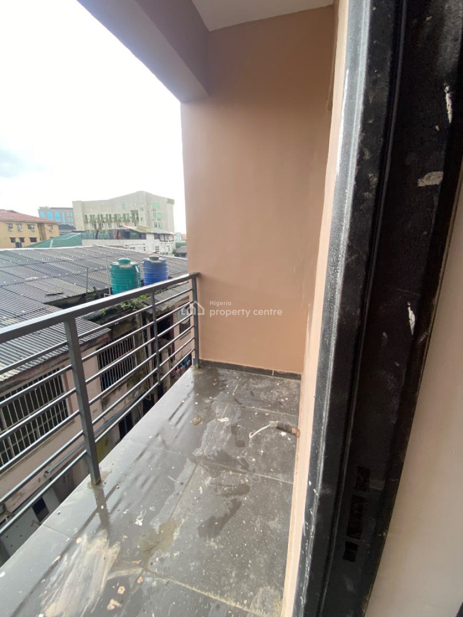 Luxury 3 Bedroom Apartment, Ikeja, Lagos, Flat / Apartment for Sale