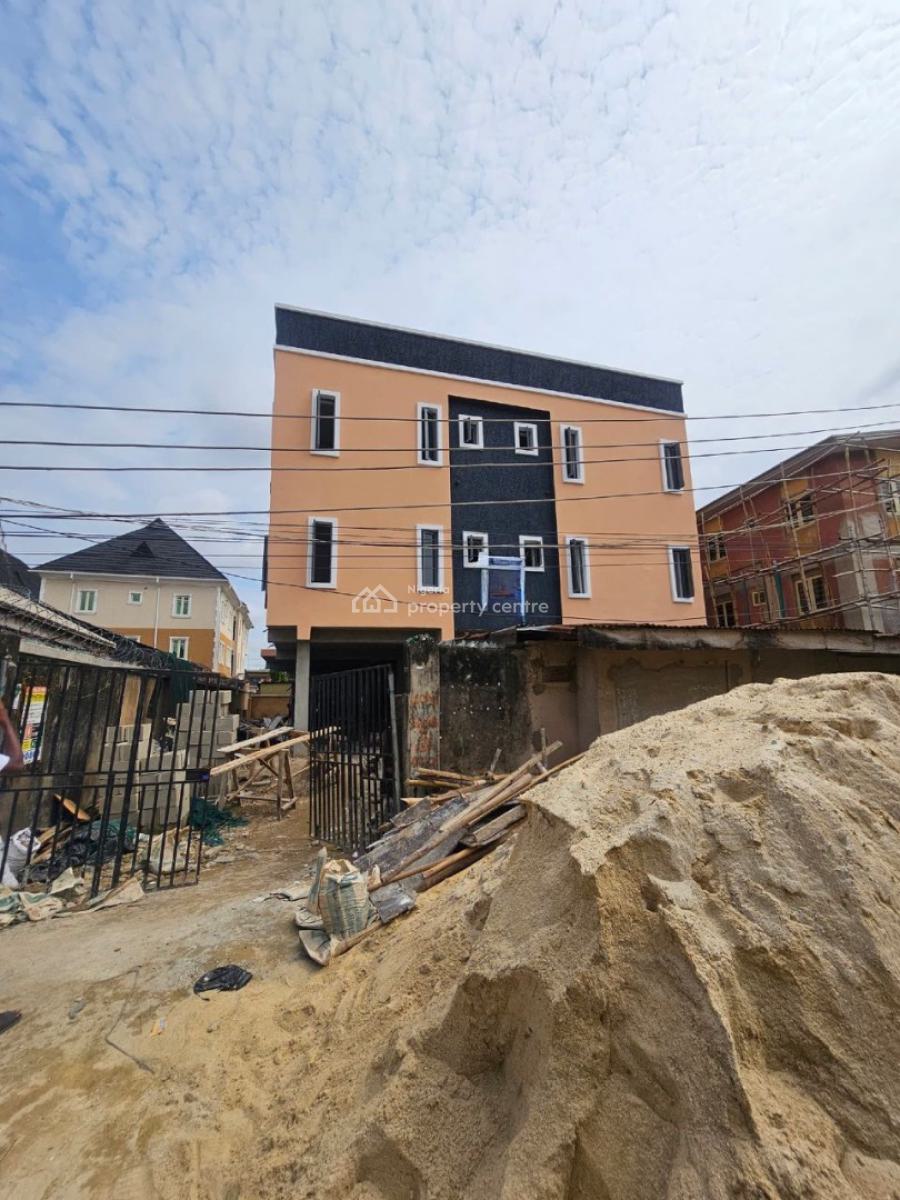 Exquisite Built 3 Bedroom Apartment with a Bq, Gbagada, Lagos, Flat / Apartment for Sale